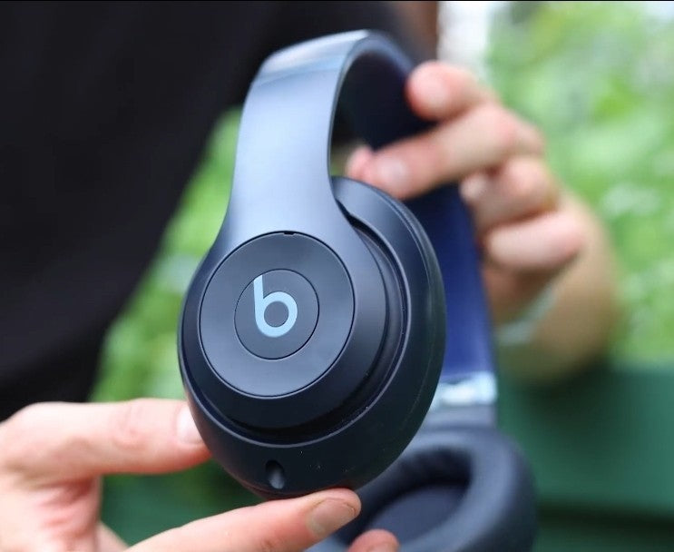 Beats Studio Pro Wireless Over Ear Bluetooth Noise Cancelling Headphones Black13